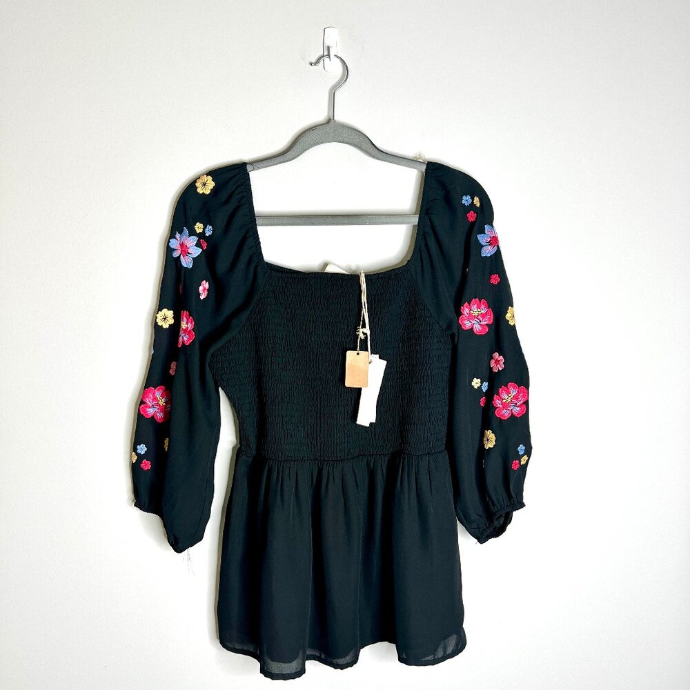 Savanna Jane Black Embroidered Flowers Balloon Sleeve Smocked Flowy Top M NWT